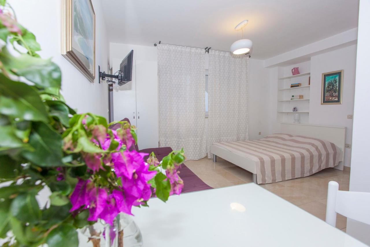 Apartments Lara Podgora Exterior photo