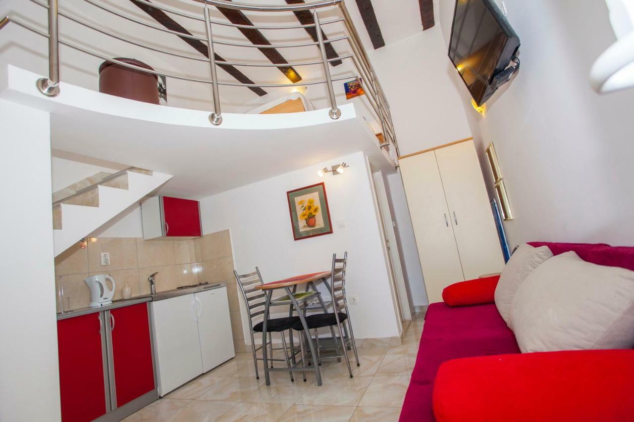 Apartments Lara Podgora Exterior photo